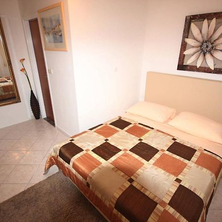 Small Apartment For A Great Holiday Zara Esterno foto