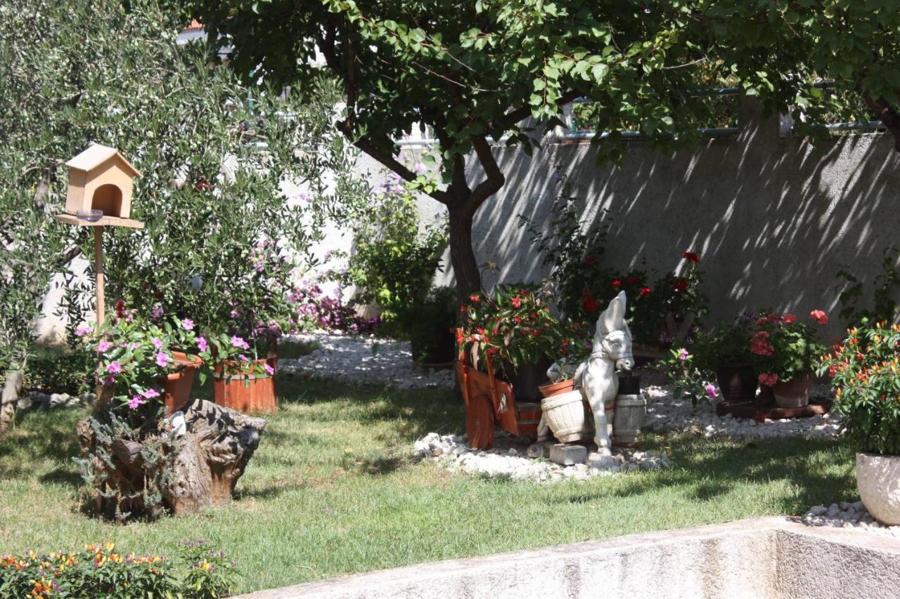 Small Apartment For A Great Holiday Zara Esterno foto