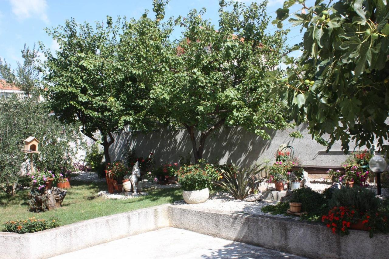 Small Apartment For A Great Holiday Zara Esterno foto