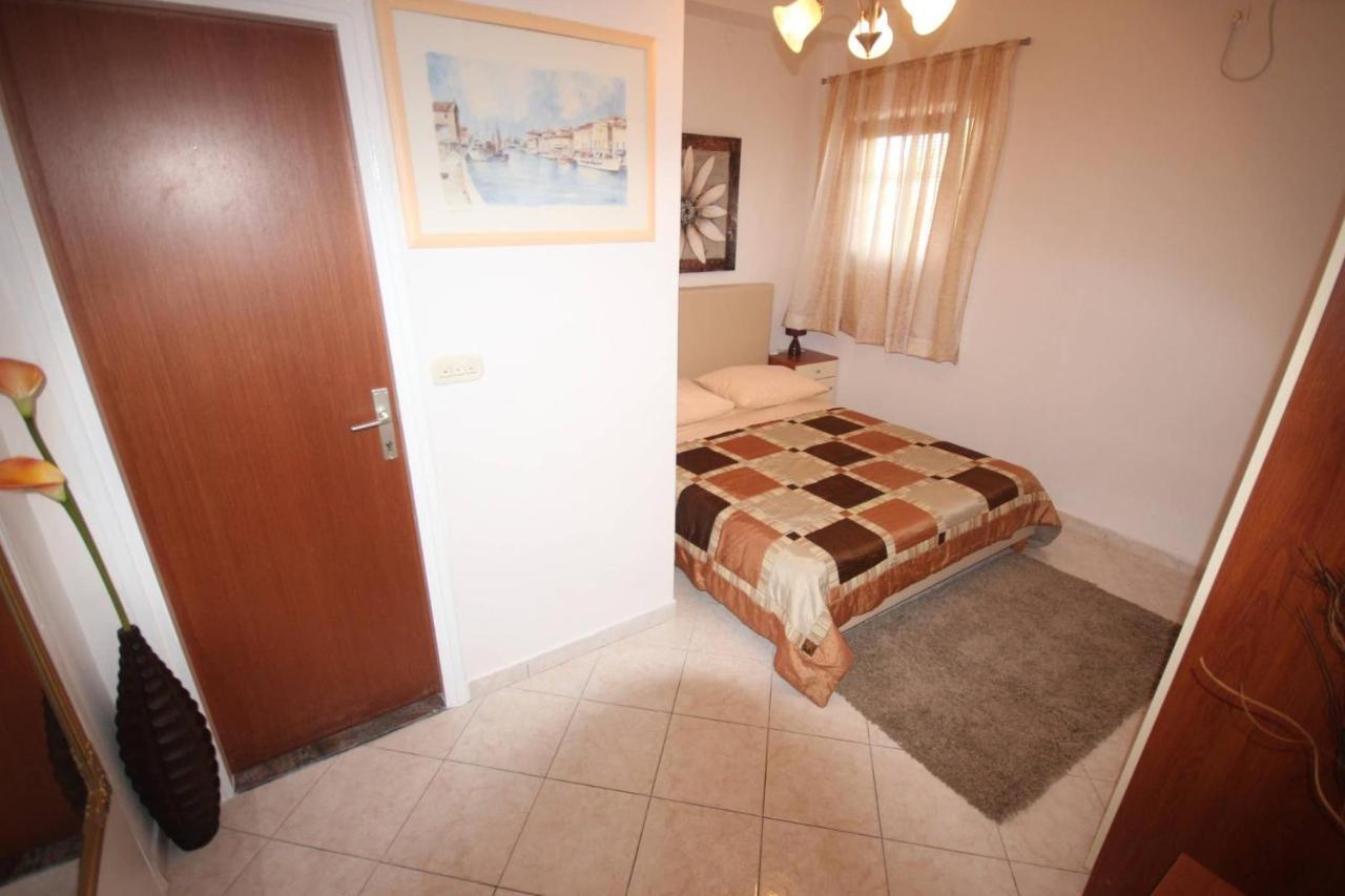 Small Apartment For A Great Holiday Zara Esterno foto